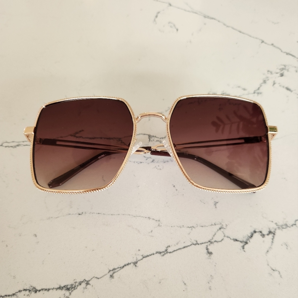 New!! || GUESS || Sunglasses, Wire Frame, Square Lenses, Wire Temple - Picture 4 of 8